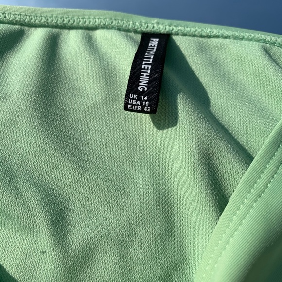 NWOT PrettyLittleThing Triangle String Bikini Set - Picture 4 of 5